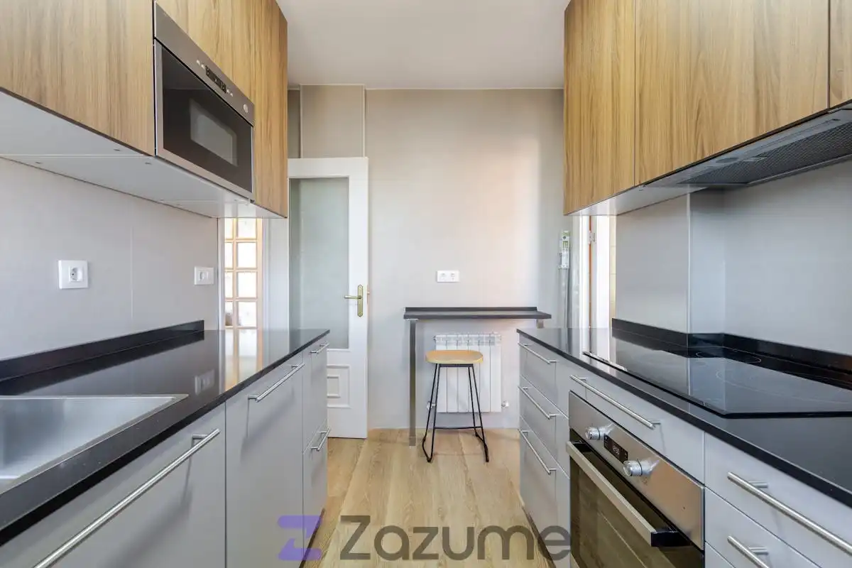 Kitchen of Flat for rent in Madrid  with Air Conditioner, Heating and Terrace