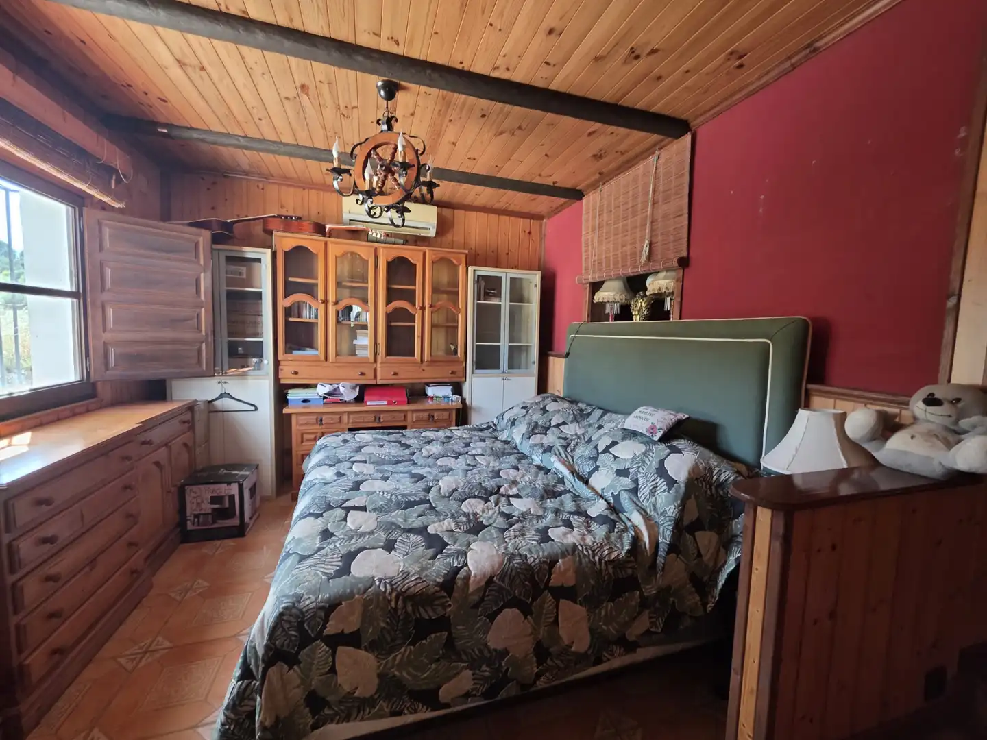 Habitación de Finca rústica en venta en Guaro con Aire acondicionado, Jardín privado y Terraza