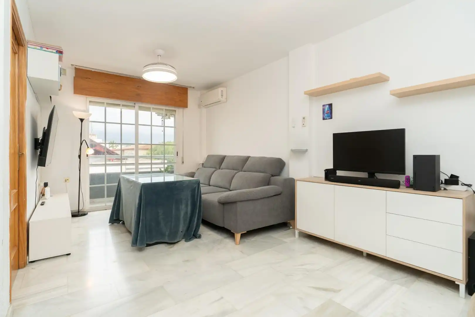 Living room of Flat for sale in Motril  with Air Conditioner, Terrace and Storage room