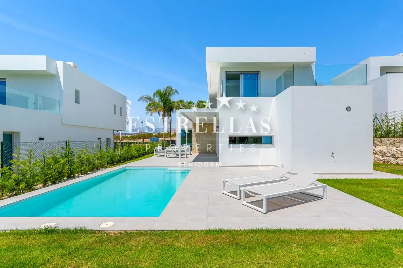 Chalet con piscina en venta en Golf Bahía, imagen 2