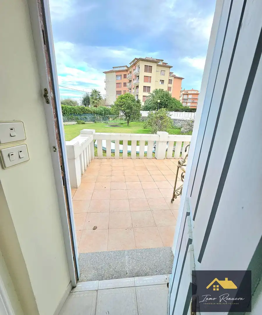 Balcony of Houses for sale in Brazomar
