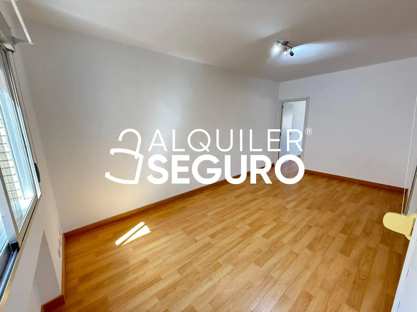 Flat for rent in Madrid  with Air Conditioner and Terrace