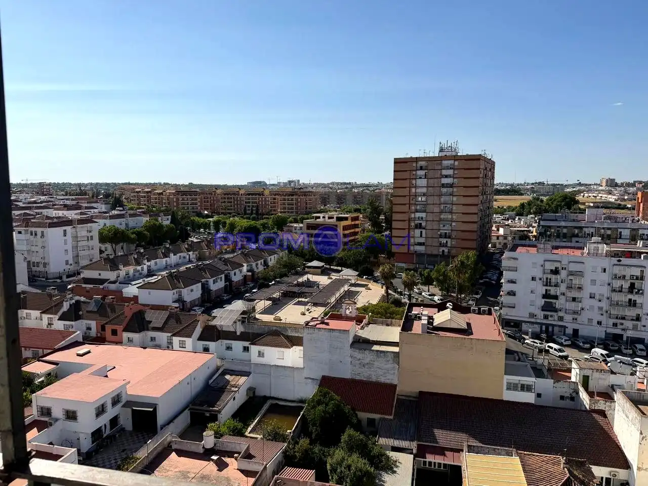 Vista exterior de Piso en venta en San Juan de Aznalfarache con Aire acondicionado y Terraza