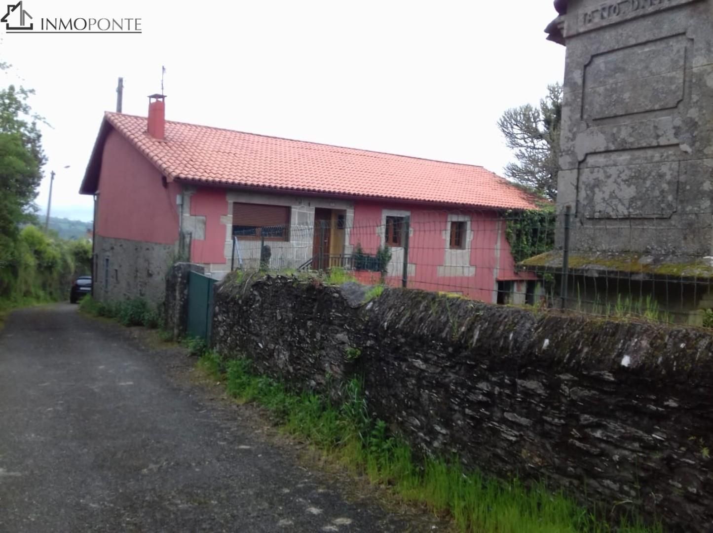Vista exterior de Casa o xalet en venda en A Estrada  amb Jardí privat