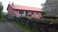 Vista exterior de Casa o xalet en venda en A Estrada  amb Jardí privat