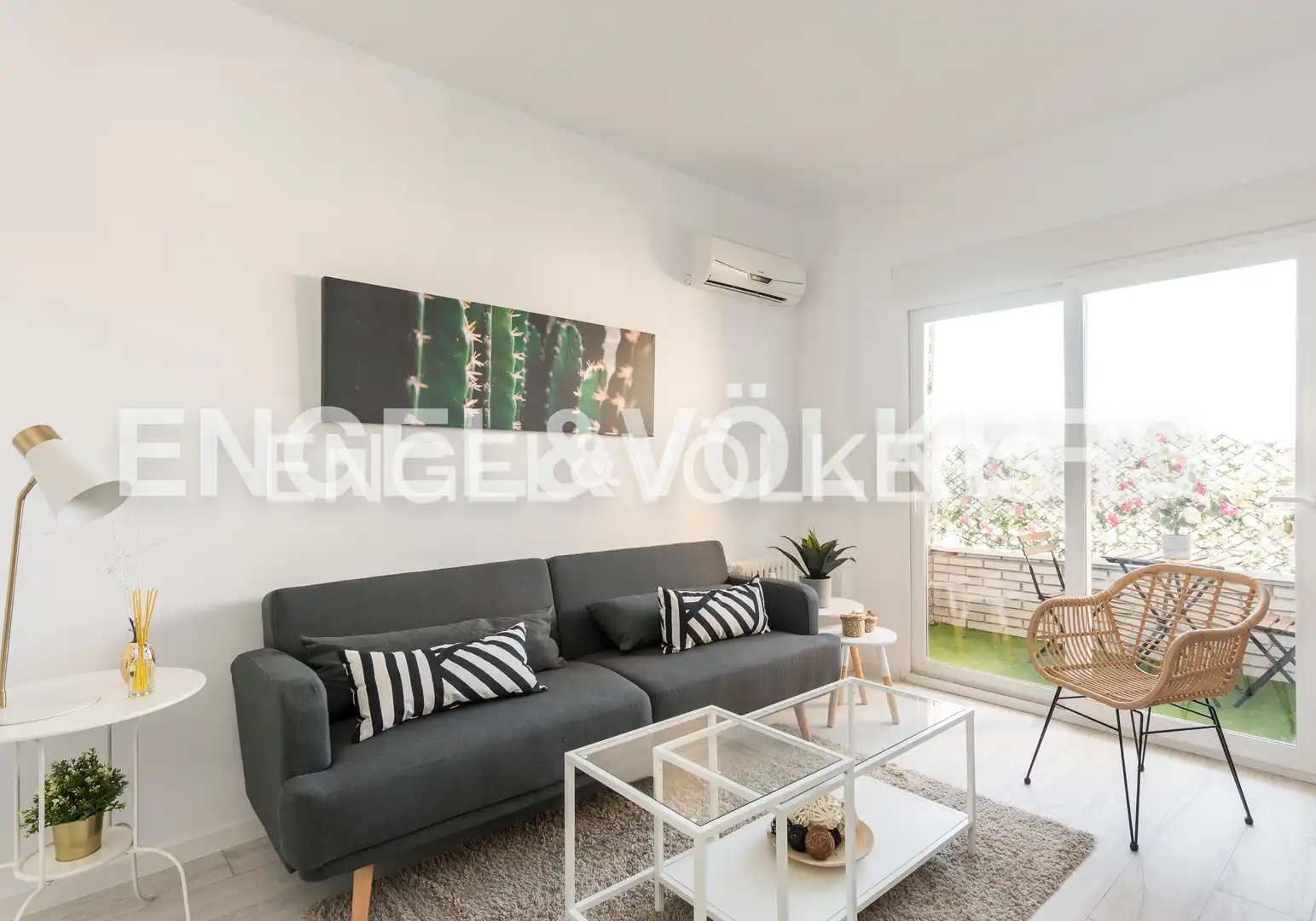 Sala de estar de Piso de alquiler en Madrid con Aire acondicionado, Calefacción y Terraza