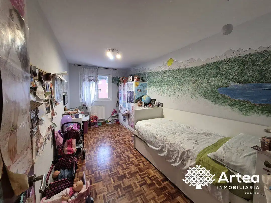 Habitación de Piso en venta en Bilbao  con Calefacción, Terraza y Trastero