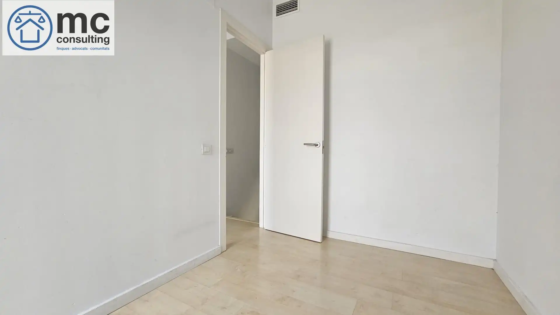 Duplexes for sale in Montserrat - El Passeig