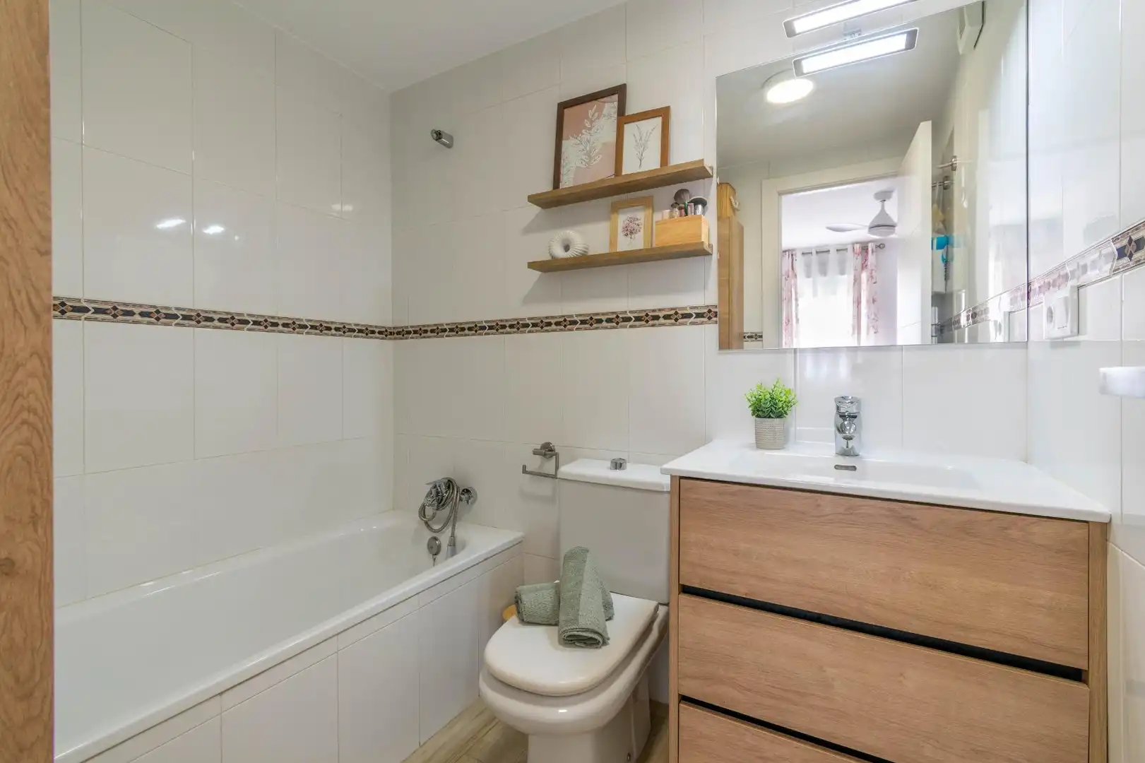 Baño de Piso en venta en Almería con Aire acondicionado y Terraza