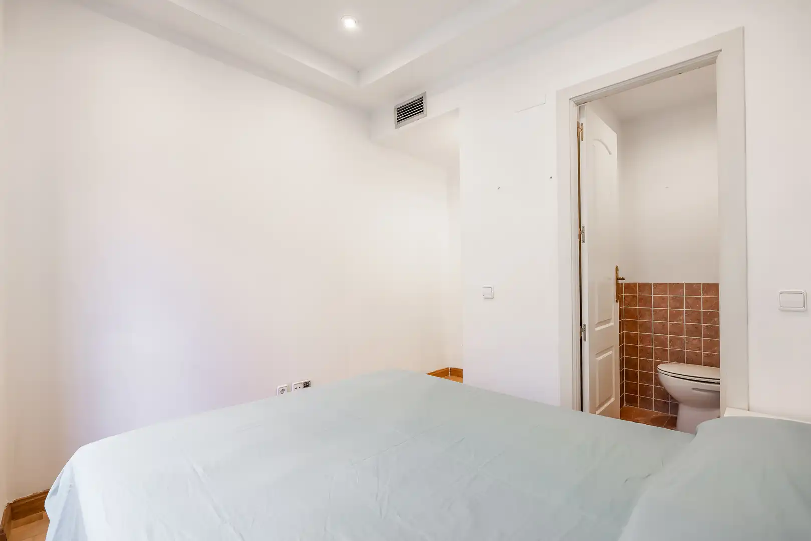 Flat with terrace for sale in Calle SAN ISIDRO LABRADOR, imagen 6