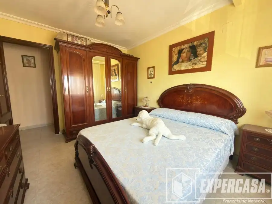Bedroom of Flat for sale in Valencia  with Air Conditioner and Furnished