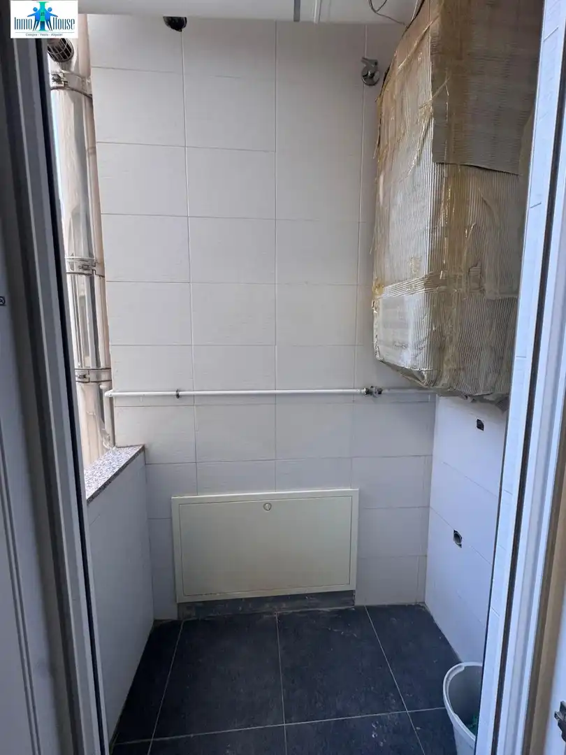 Bathroom of Flat for sale in Albacete  with Air Conditioner, Heating and Storage room