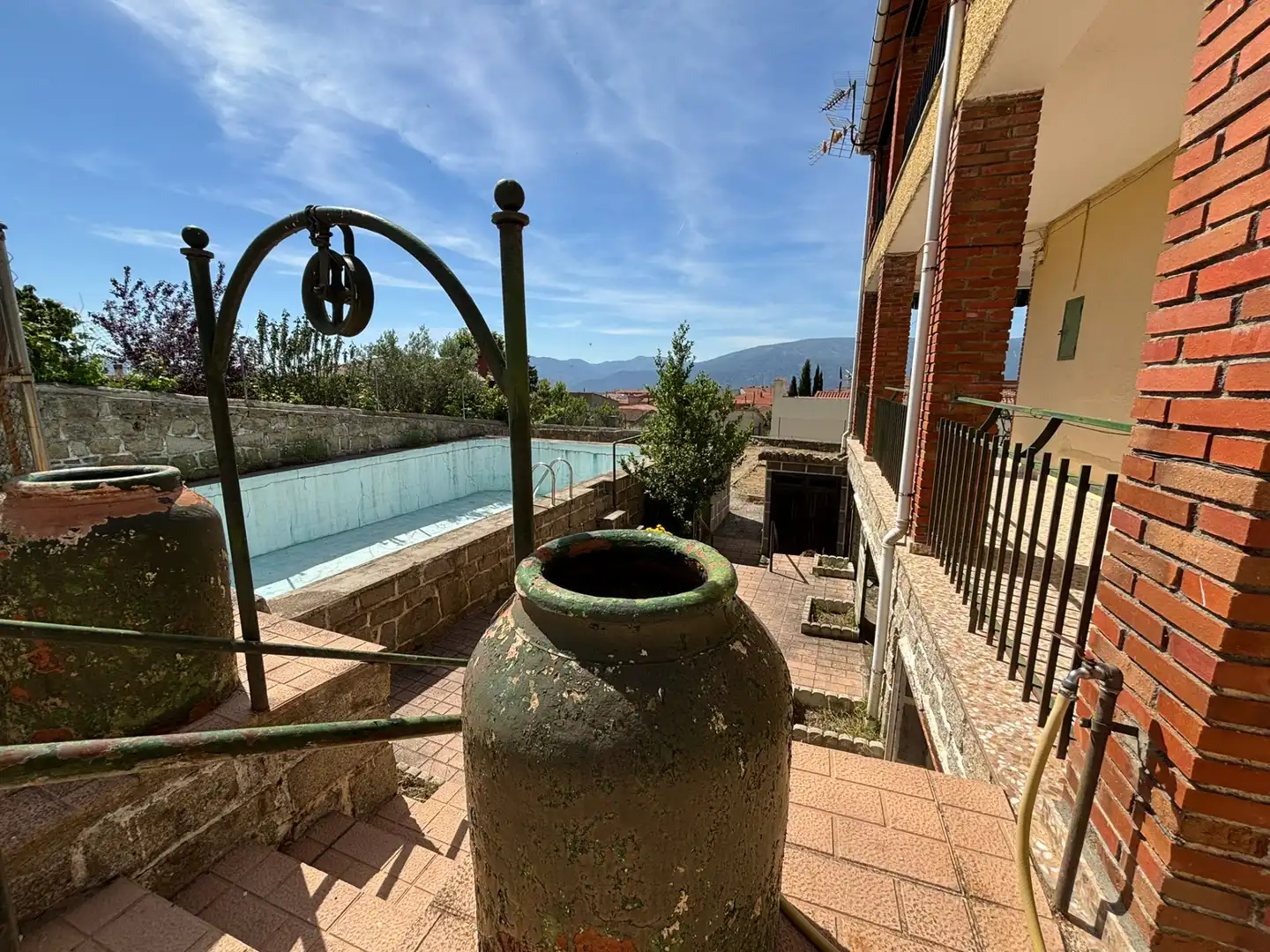 Piscina de Casa o xalet en venda en El Barraco  amb Calefacció, Jardí privat i Terrassa
