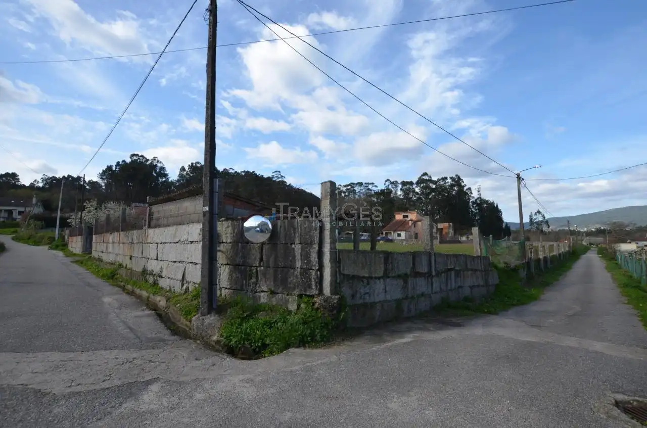 Wohnbaugrundstück zum Verkauf in Tomiño
