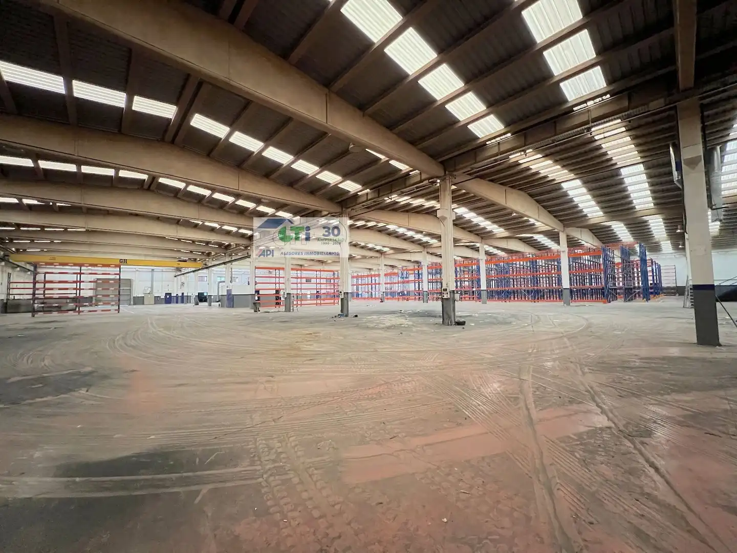 Nau industrial en venda a C / BUENOS AIRES, La Muela