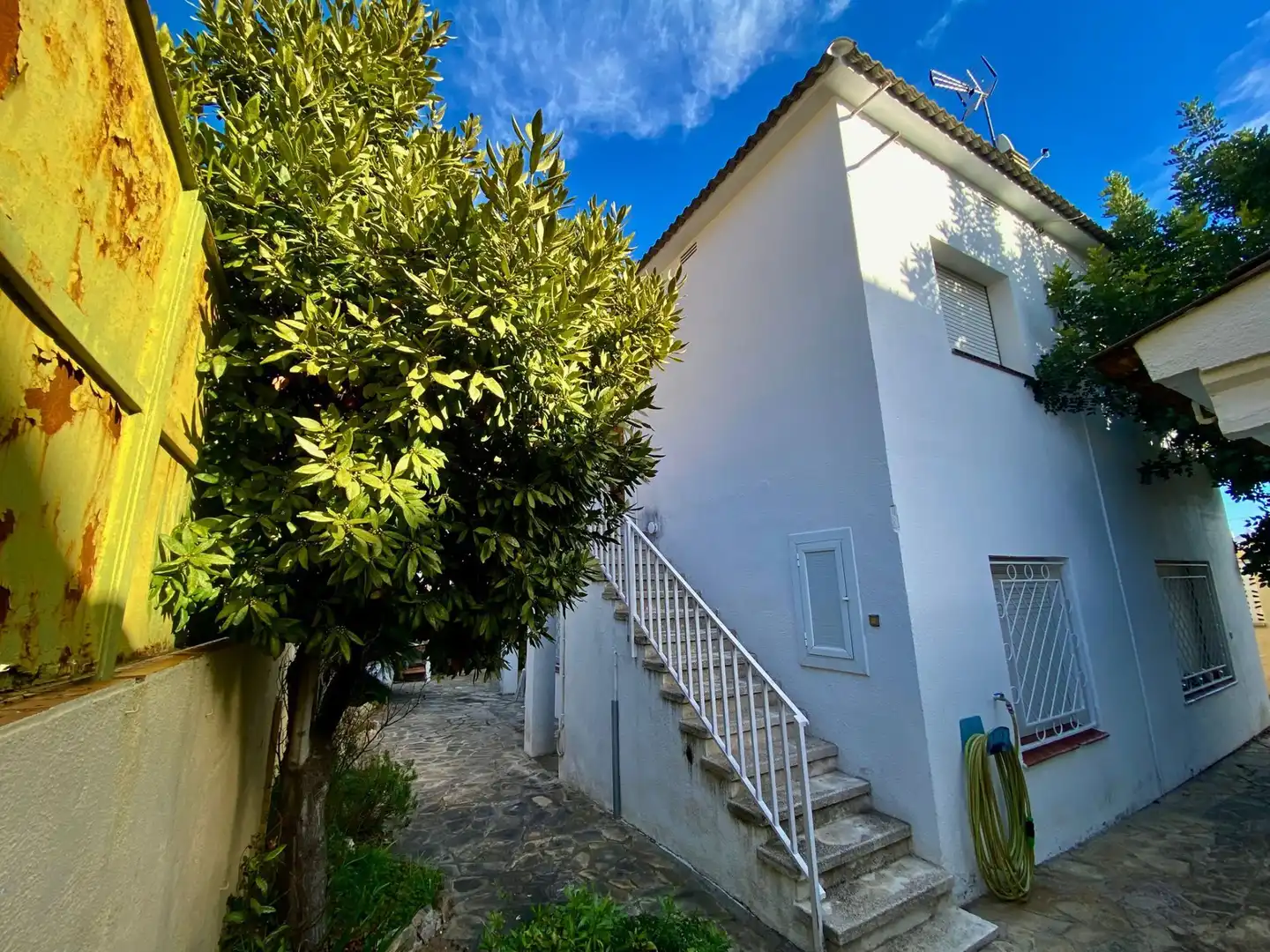Vista exterior de Casa o chalet en venta en Torredembarra con Aire acondicionado, Calefacción y Jardín privado