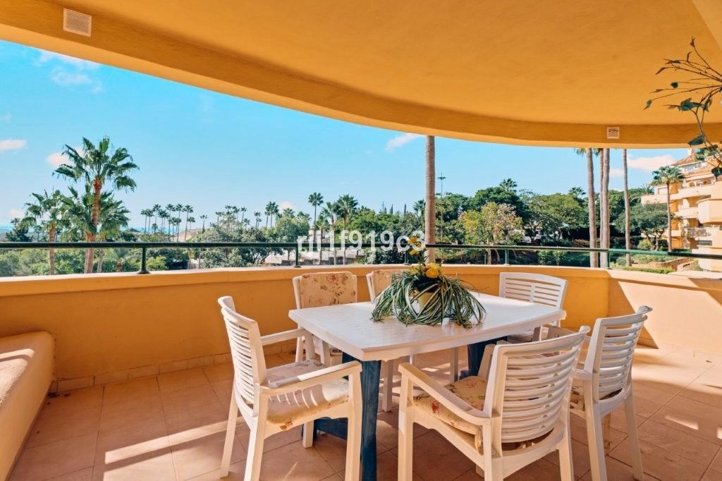 Terrassa de Apartament en venda en Marbella amb Terrassa, Traster i Moblat