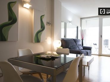 Appartamento con balcone in affitto a Centro
