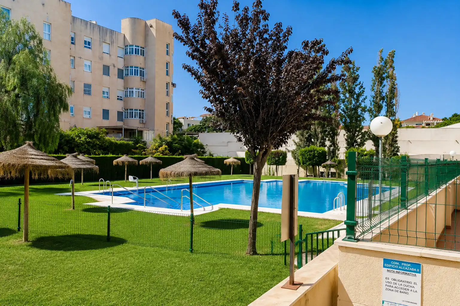 Piscina de Pis en venda en Málaga amb Aire condicionat, Jardí privat i Terrassa