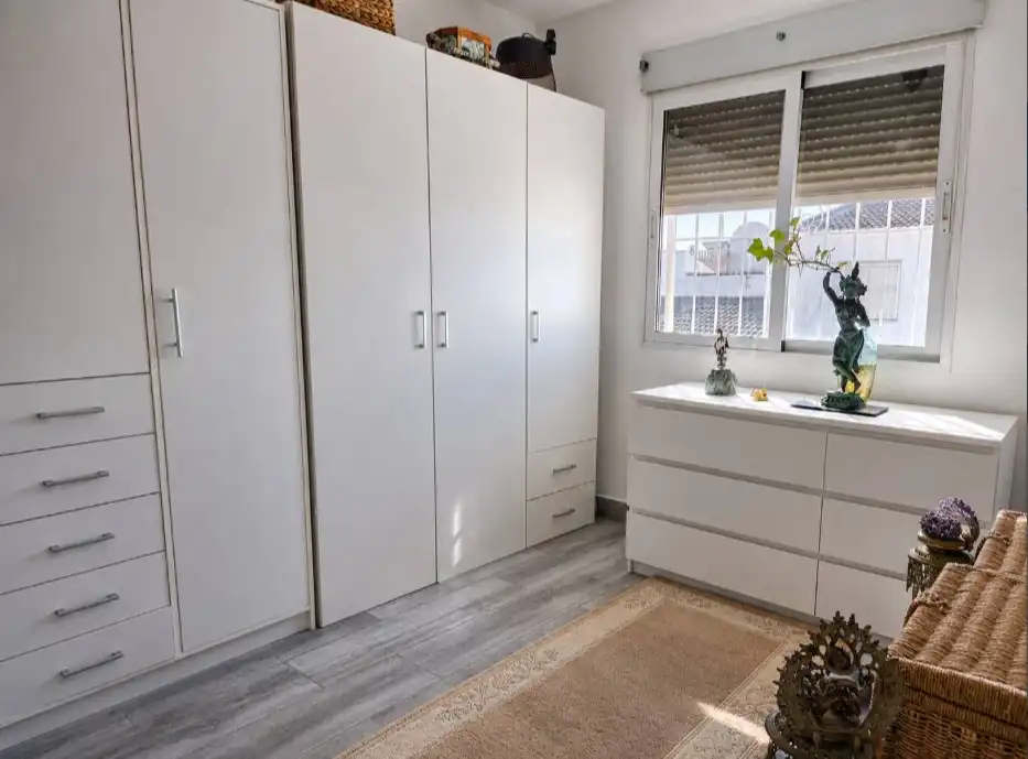 Habitación de Dúplex en venta en Torrevieja con Terraza, Piscina y Amueblado
