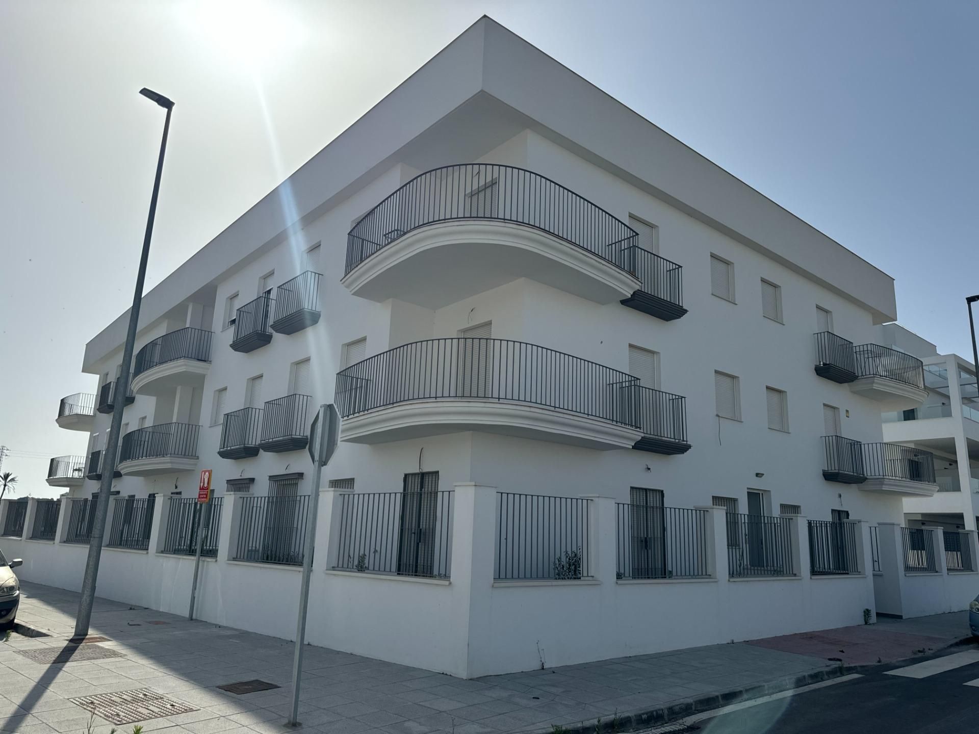 Vista exterior de Àtic en venda en Sanlúcar de Barrameda amb Terrassa i Piscina comunitària