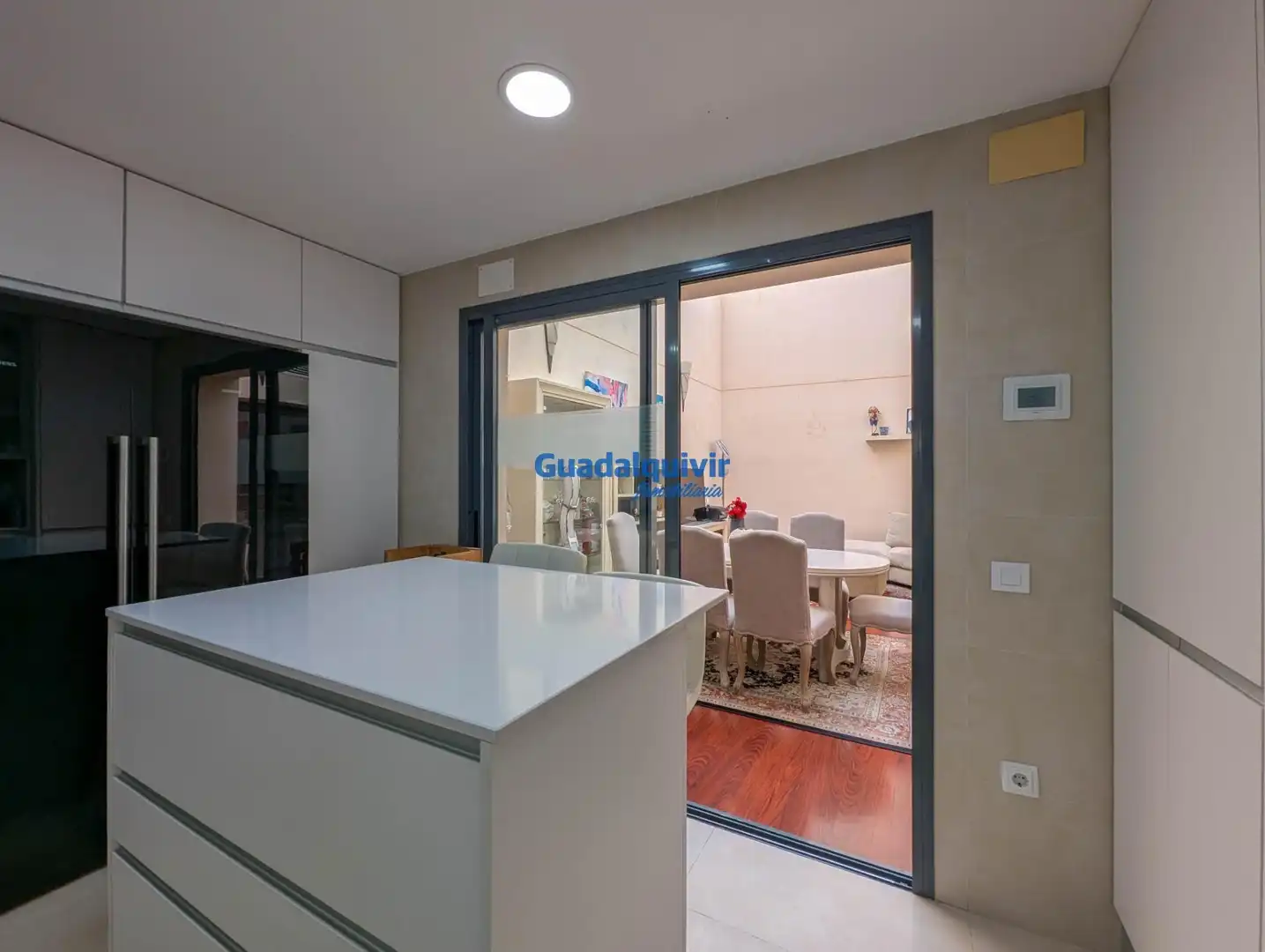 Cuina de Casa o xalet en venda en Sevilla amb Aire condicionat, Calefacció i Terrassa