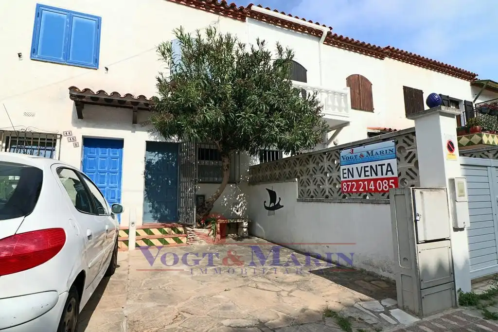 Casa a schiera con terrazza in vendita a Carrer Porto Fino