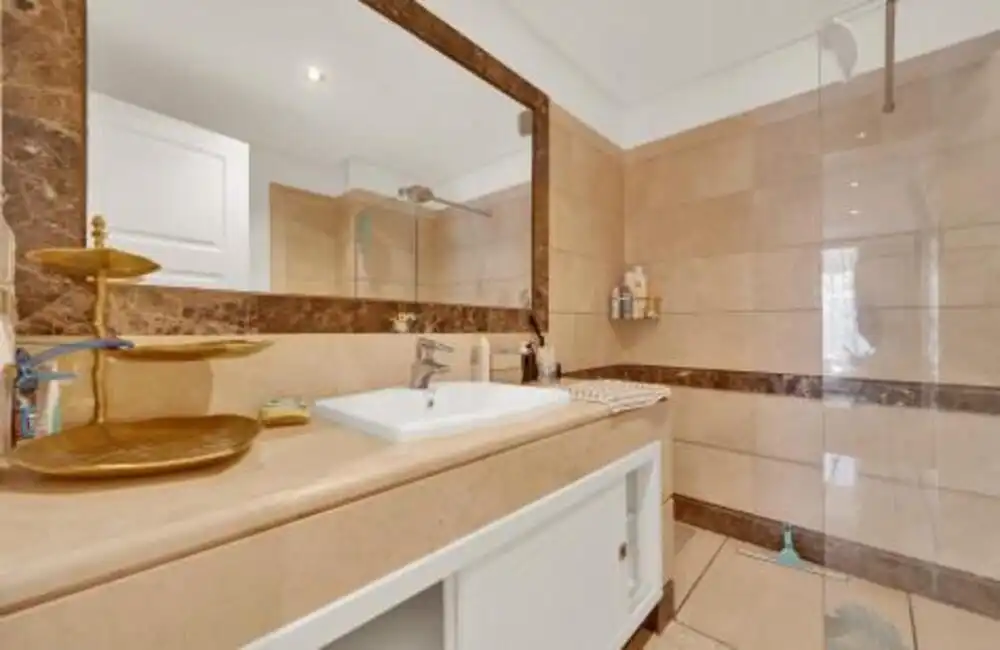 Badezimmer von Dachboden zur Miete in Rïo Real - Los Monteros