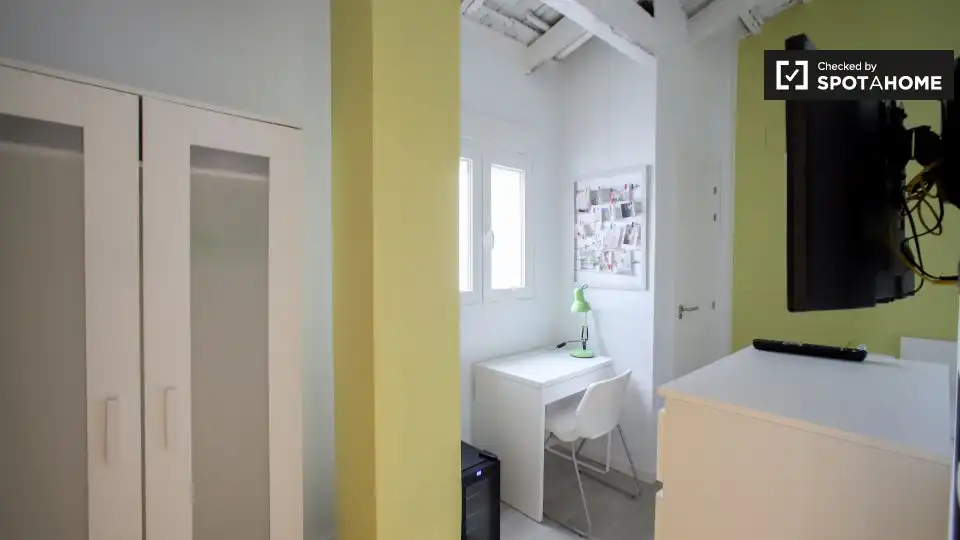 Flat for rent in Burjassot  with Air Conditioner, Heating and Furnished