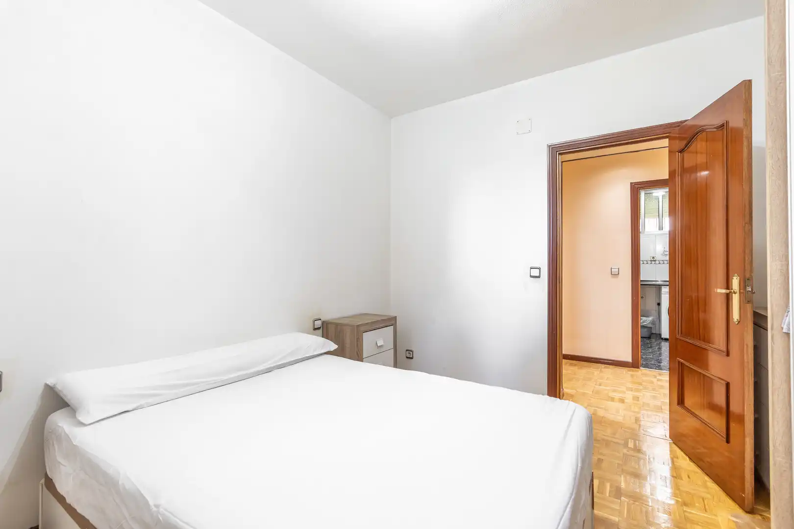 Habitación de Piso en venta en Madrid con Calefacción