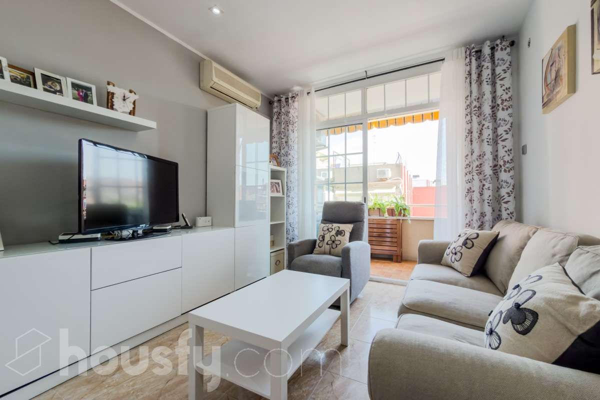 Living room of Flat for sale in L'Hospitalet de Llobregat