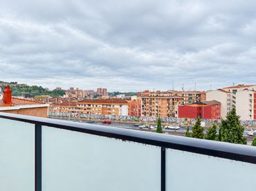 Piso con balcón en venta en Grupo Aldapeta