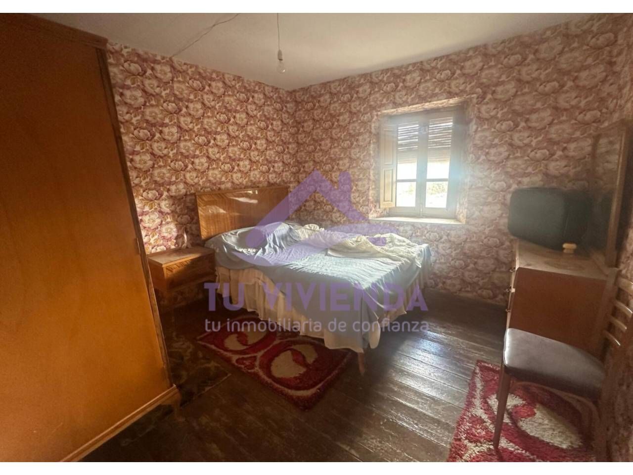 Dormitori de Casa o xalet en venda en Morantinos amb Jardí privat