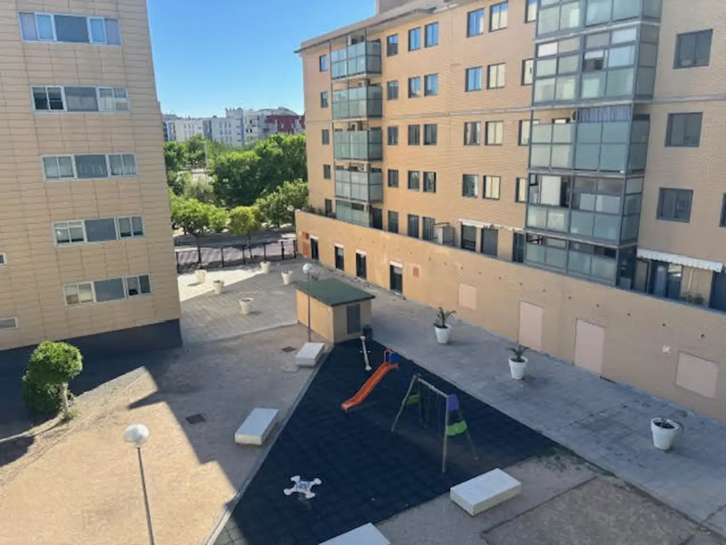 Terrasse von Wohnung zum Verkauf in Zaragoza mit Terrasse, Abstellraum und Möbliert