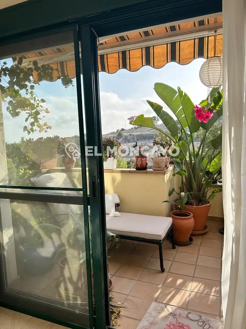 Terrassa de Casa adosada en venda en Orihuela amb Aire condicionat, Calefacció i Jardí privat