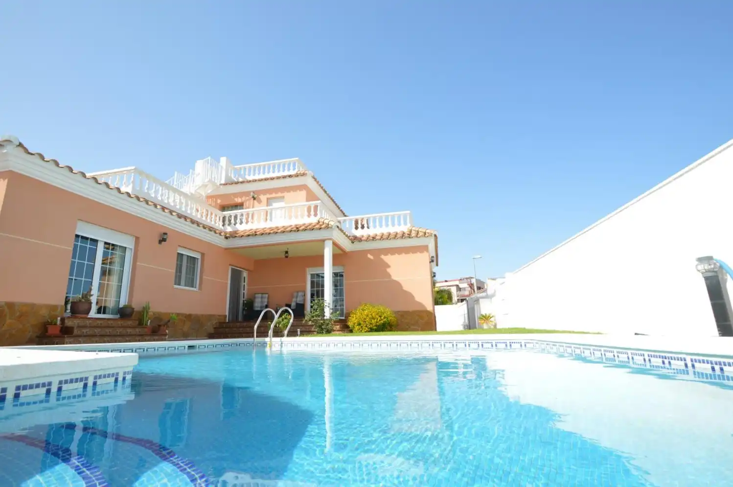 Piscina de Casa o xalet en venda en Vinaròs amb Aire condicionat, Calefacció i Jardí privat