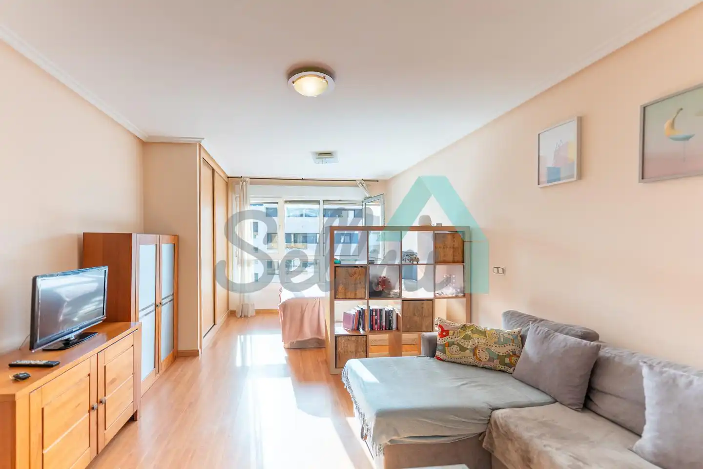 Estudio de alquiler en Avenida de Bruselas, HUCA - La Cadellada
