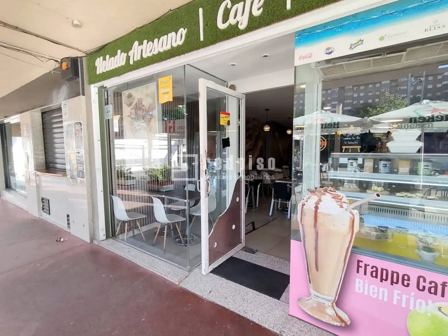 Locale commerciale in affitto a Poeta F G Lorca