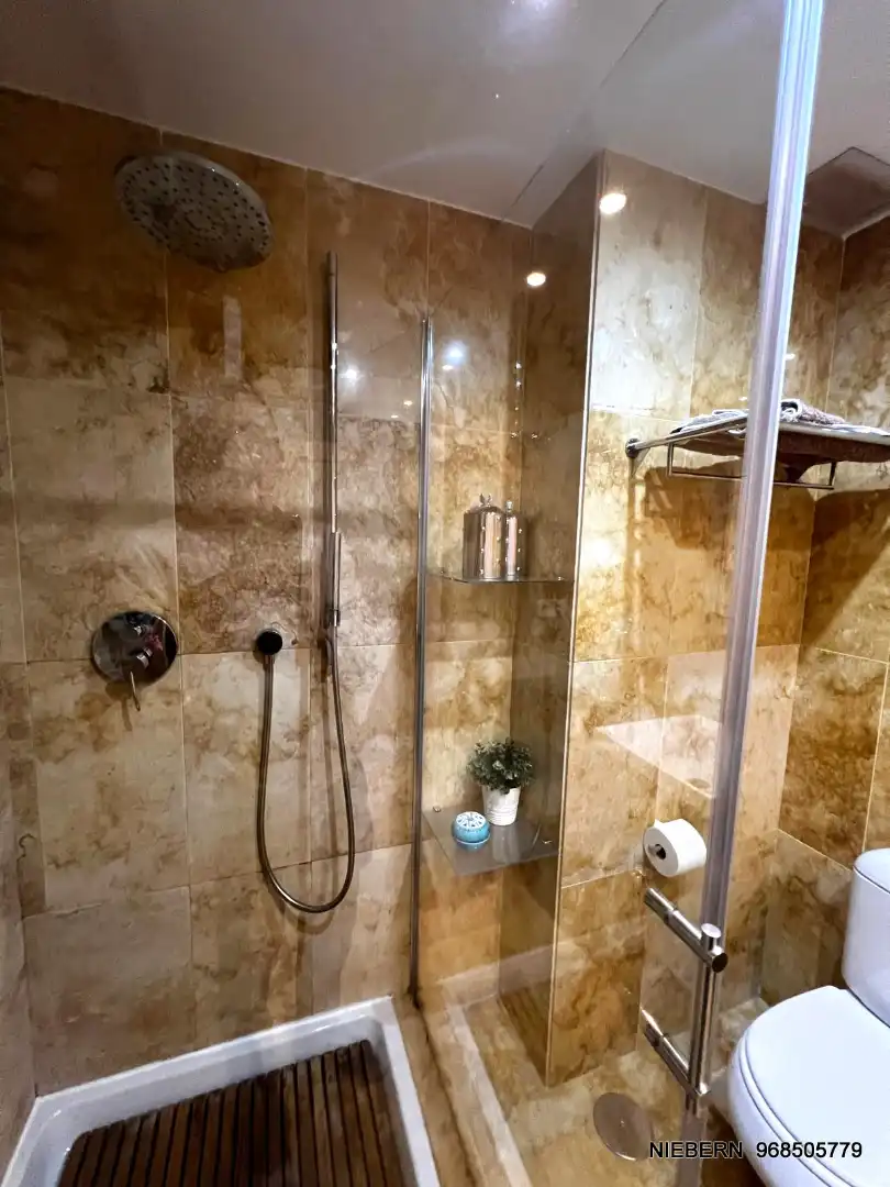 Wohnung zur Miete in Avenida Reina Victoria Eugenia, Alameda