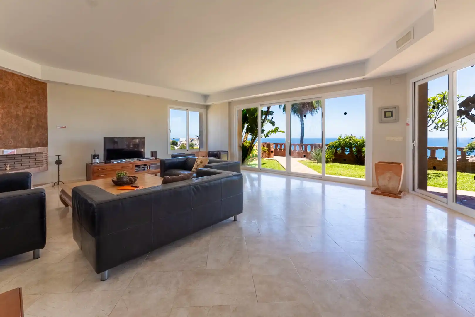 Chalet con piscina en venta en Calle Acuario, imagen 9