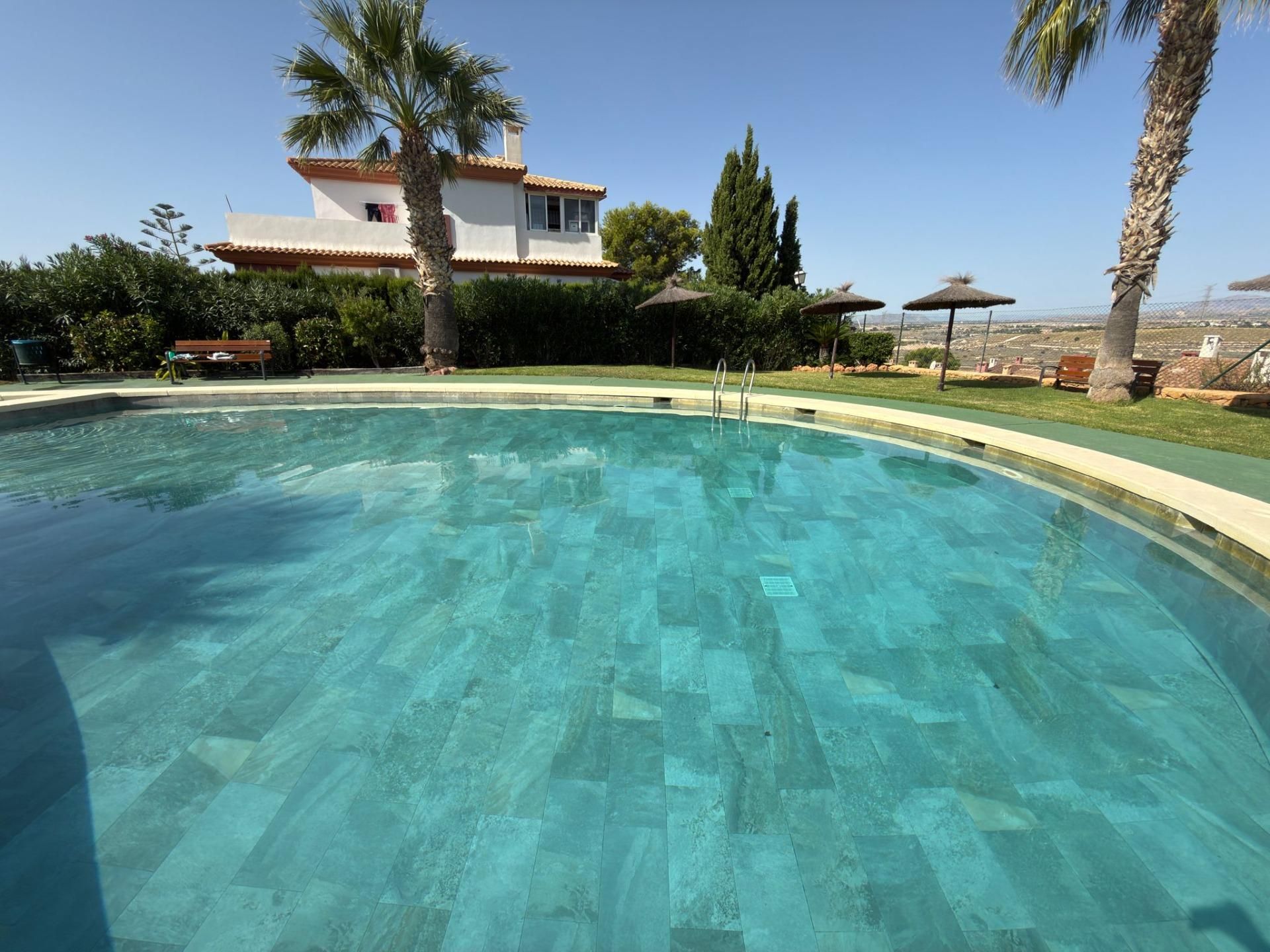 Casa adosada en venta en Calle RESSOL DEL, Bonalba - Cotoveta  , Mutxamel