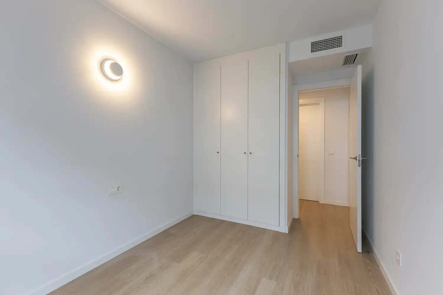 Habitación de Piso de alquiler en Dénia con Aire acondicionado, Calefacción y Trastero