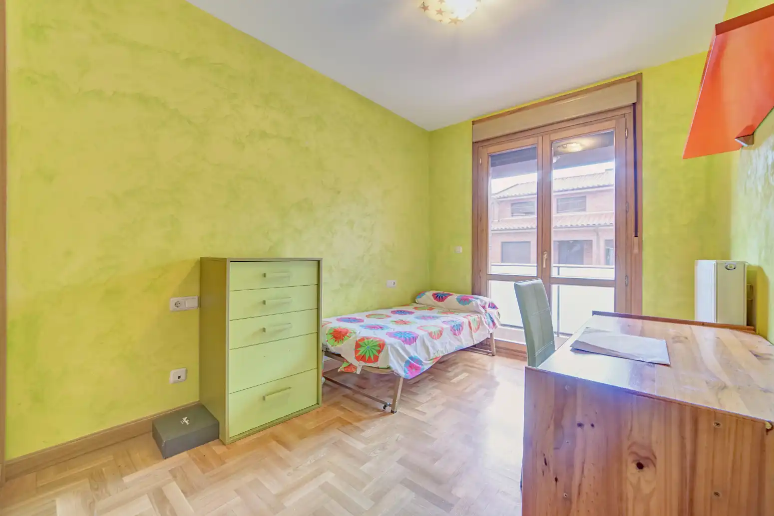 Habitación de Casa adosada en venta en Olite / Erriberri con Calefacción, Jardín privado y Parquet