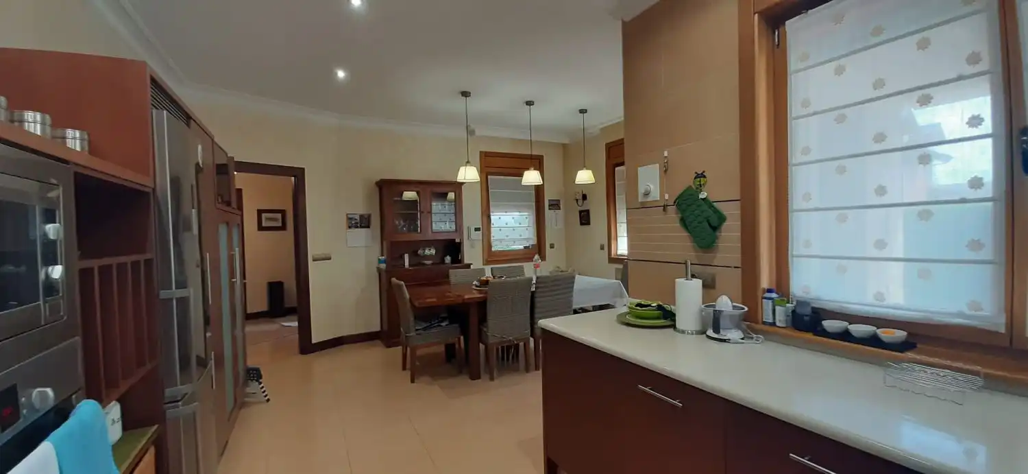 Cuina de Casa o xalet en venda en Argoños  amb Calefacció