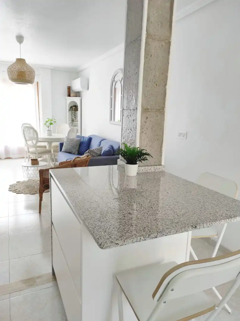 Cocina de Apartamento de alquiler en Pilar de la Horadada con Aire acondicionado, Calefacción y Terraza