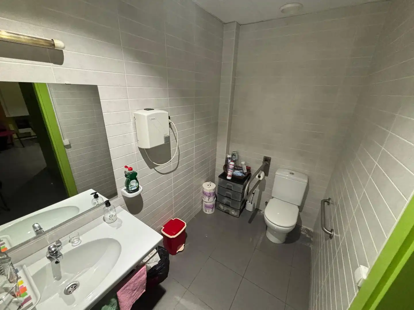 Bathroom of Commercial properties for sale in Sevilla  with Air Conditioner