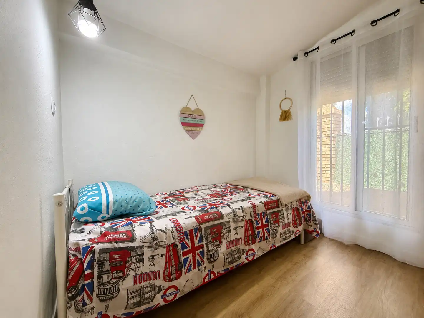 Habitación de Casa o chalet en venta en Godelleta con Aire acondicionado, Calefacción y Jardín privado