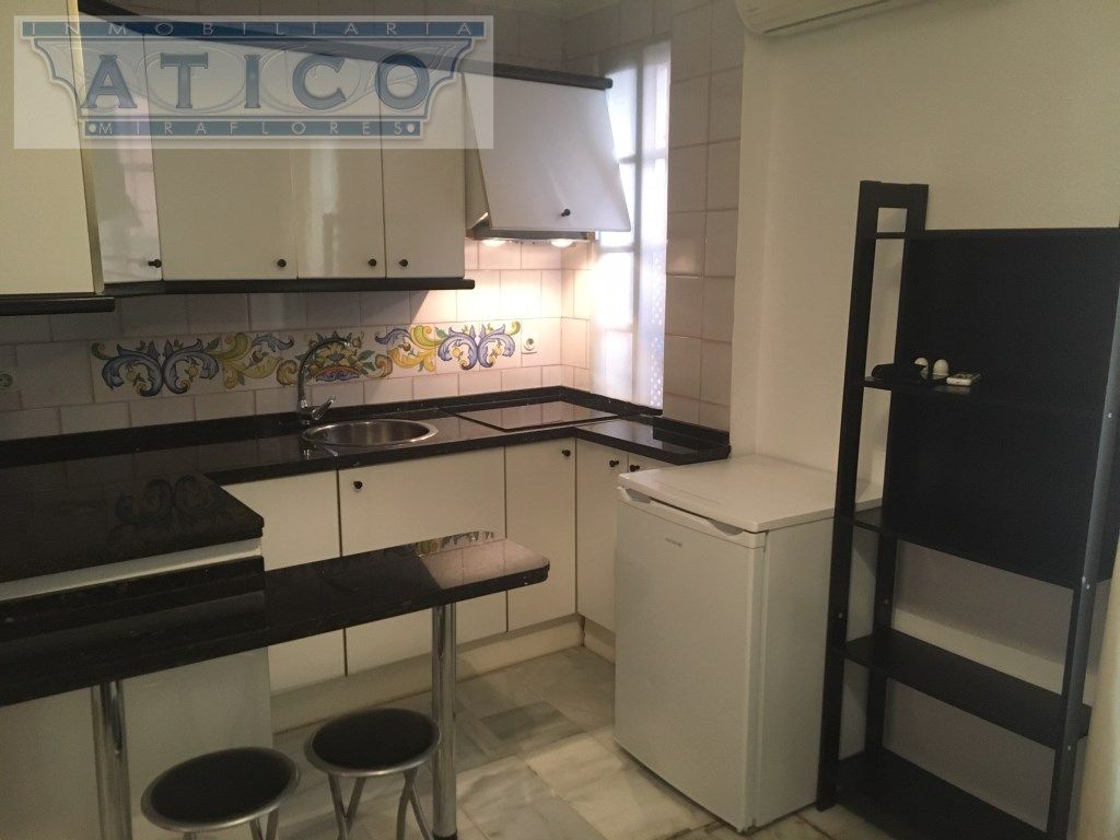 Kitchen of Flat for sale in  Sevilla Capital