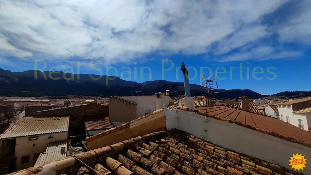 Vista exterior de Casa adosada en venta en María con Terraza, Balcón y Internet
