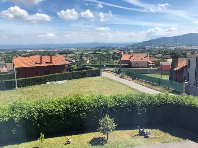 Jardín de Casa o chalet en venta en Llanera con Calefacción, Jardín privado y Parquet